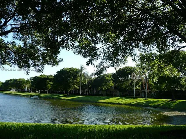 $2,300 | 2494 Centergate Drive, Unit 302, Miramar, FL 33025