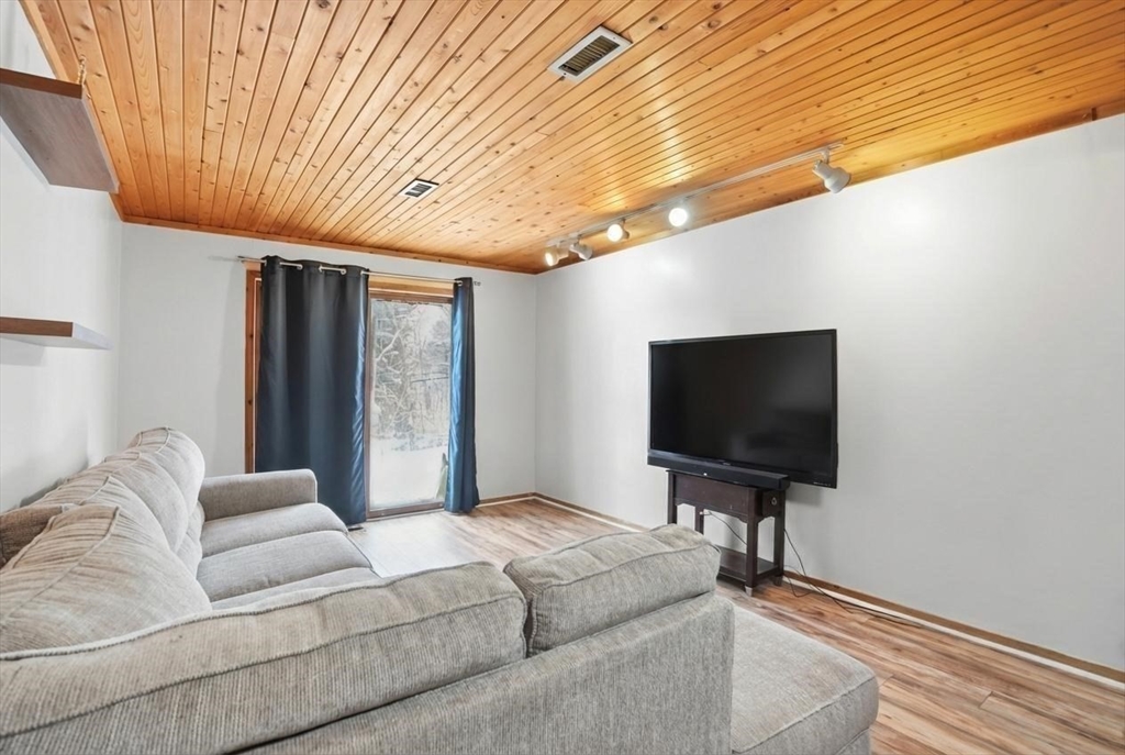 48 Londonderry Road, Unit 48 Grafton, MA 01519 - Photo 23 of 29