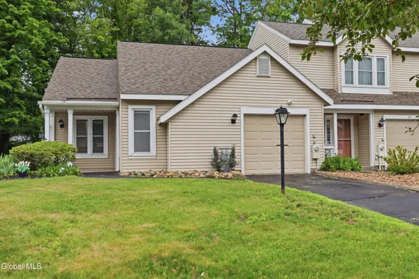 $325,000 | 52 Stoney Creek Drive, Clifton Park, NY 12065