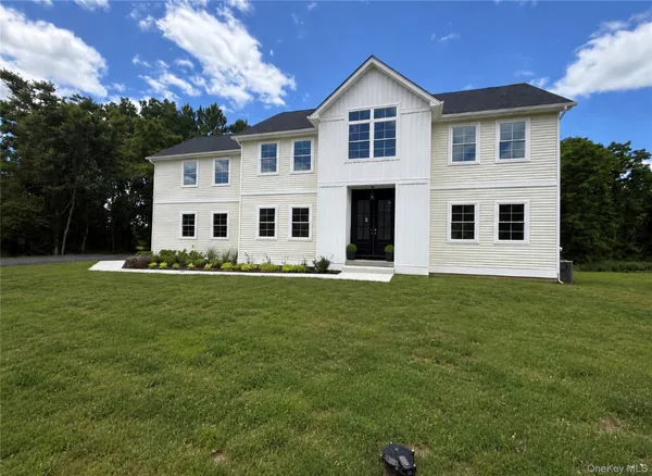 $834,400 | 7 Morrow Court, Walden, NY 12586