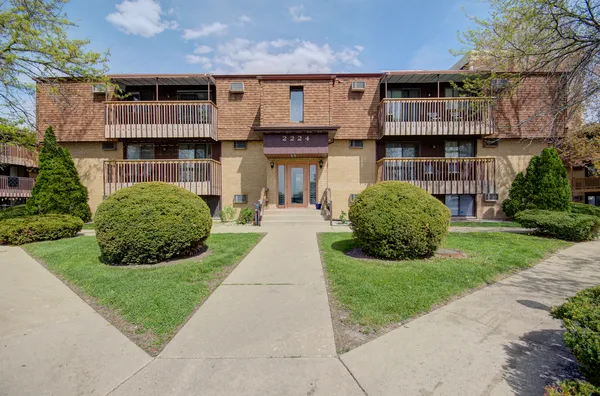 $1,375 | 2224 Oneida Street, Unit 210, Joliet, IL 60435