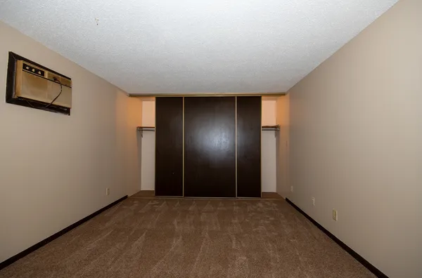 $1,375 | 2224 Oneida Street, Unit 210, Joliet, IL 60435