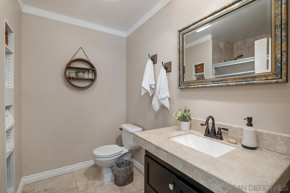 1660 Hawk Ridge Place Escondido, CA 92027 - Photo 25 of 31 Gallery Image 25