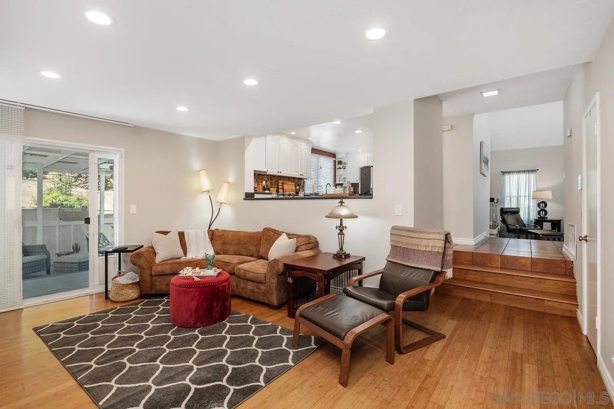 1660 Hawk Ridge Place Escondido, CA 92027 - Photo 9 of 31 Gallery Image 9