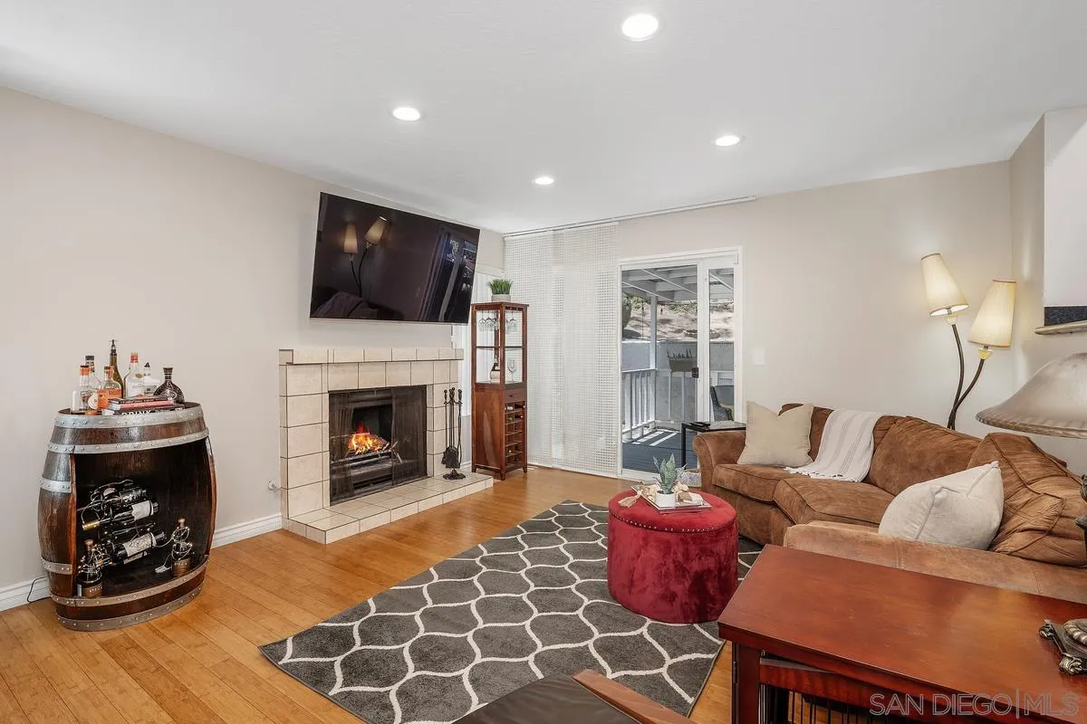 1660 Hawk Ridge Place Escondido, CA 92027 - Photo 10 of 31 Gallery Image 10