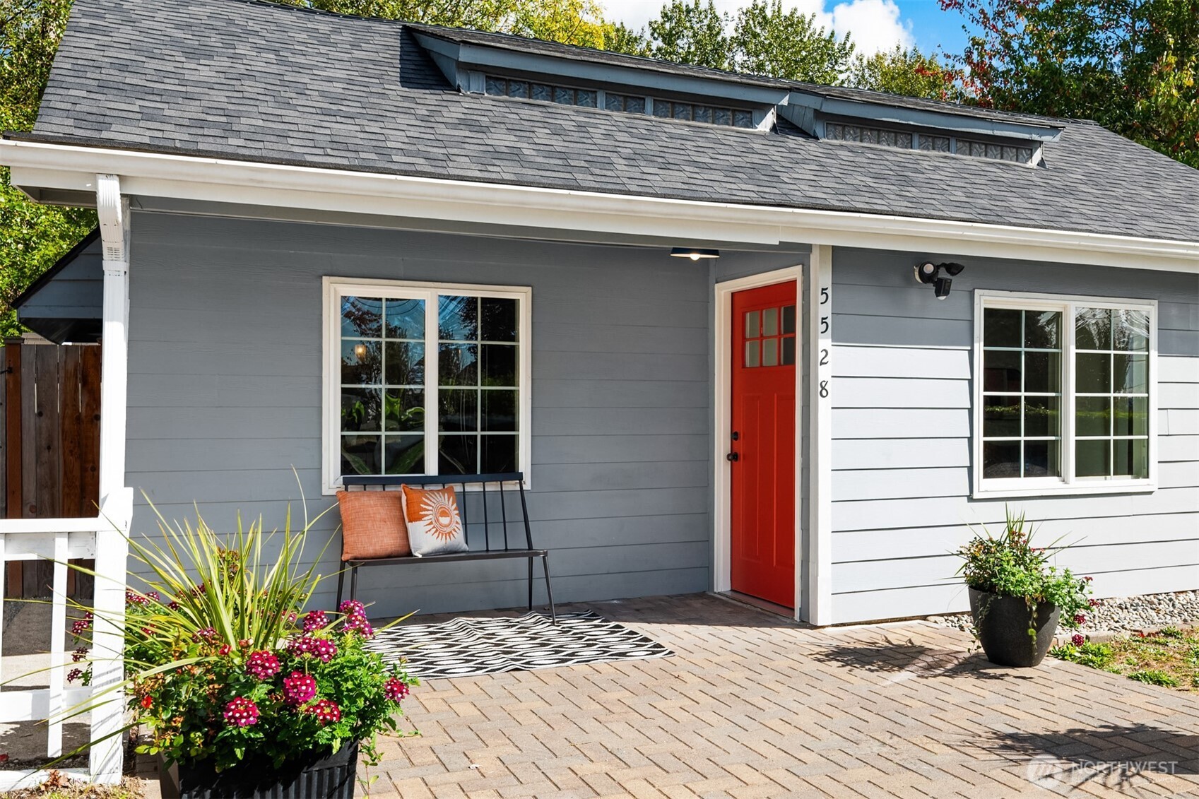 5528 South Langston Road Seattle, WA 98178 - Photo 2 of 37 Gallery Image 2