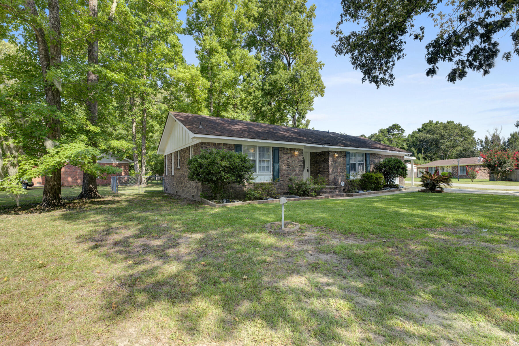 363 Oxford Road Ladson, SC 29456 - Photo 3 of 31 363 Oxford Rd, Ladson SC (3)