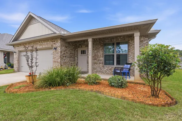 $450,000 | 1928 Cambridge Park Drive, Gulf Breeze, FL 32563