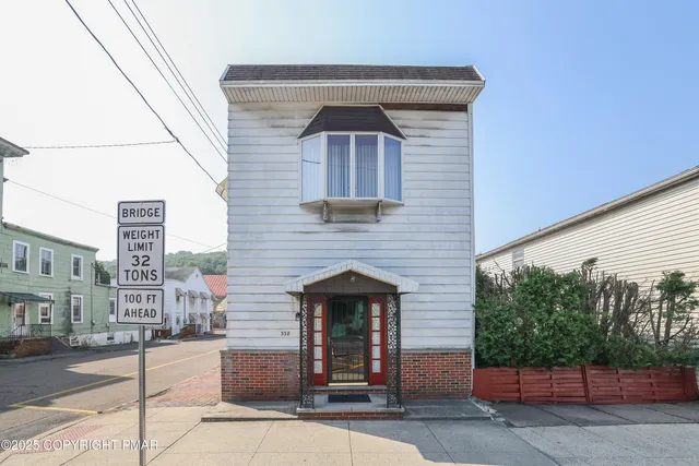 $179,000 | 338 East Centre Street, Mahanoy City, PA 17948