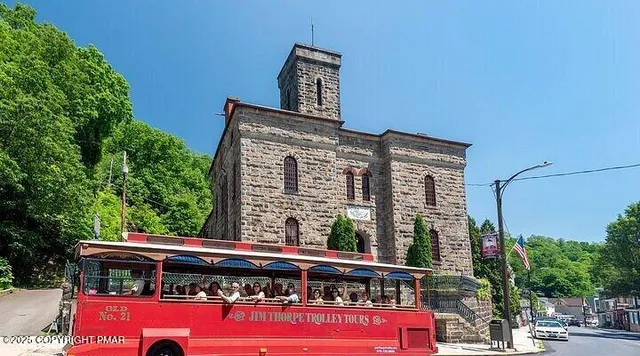 $179,000 | 338 East Centre Street, Mahanoy City, PA 17948