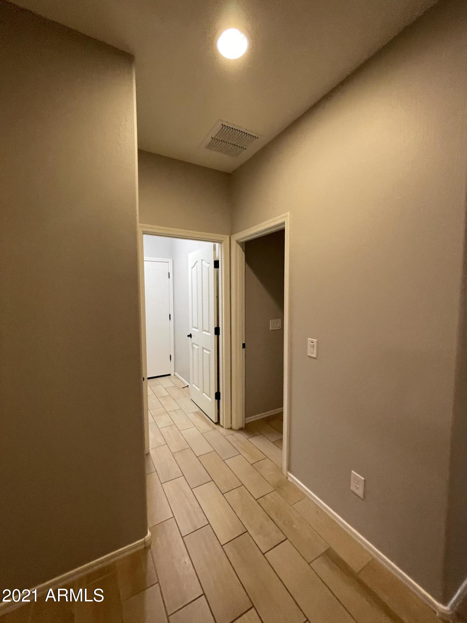 2649 East Gillcrest Road Gilbert, AZ 85298 - Photo 32 of 50 Hallway