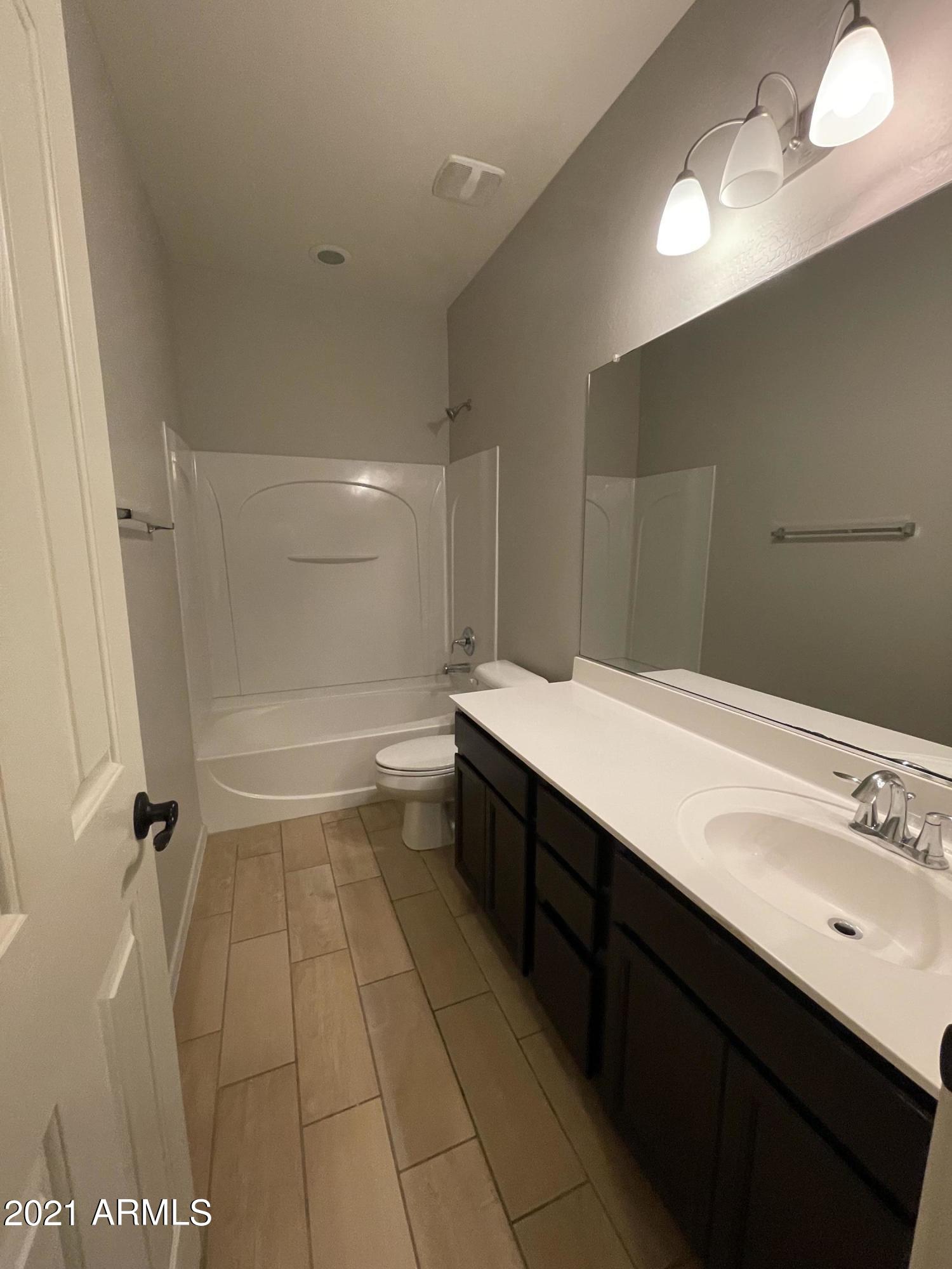 2649 East Gillcrest Road Gilbert, AZ 85298 - Photo 33 of 50 @nd Bathroom
