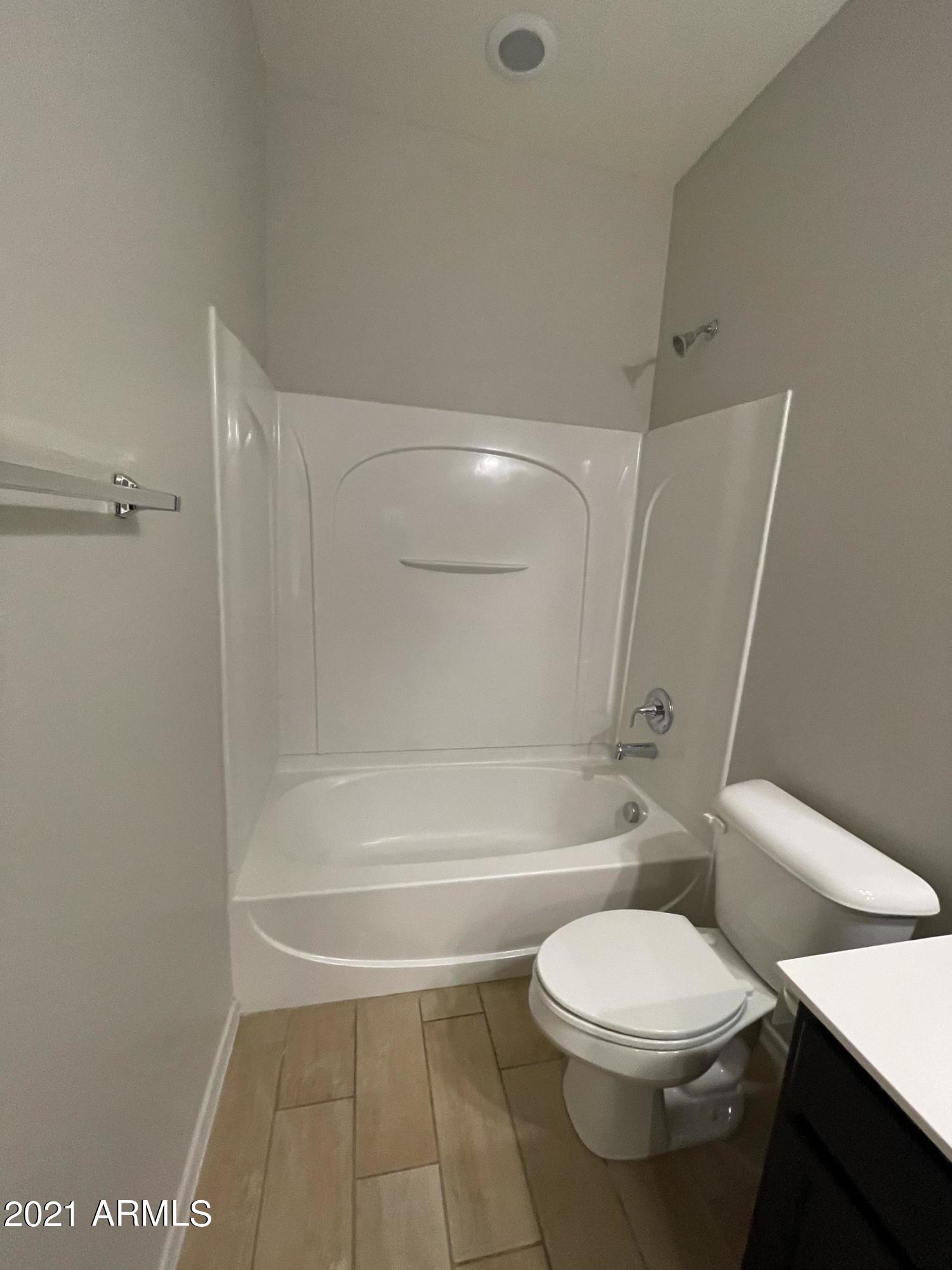 2649 East Gillcrest Road Gilbert, AZ 85298 - Photo 34 of 50 2nd Bathroom showe