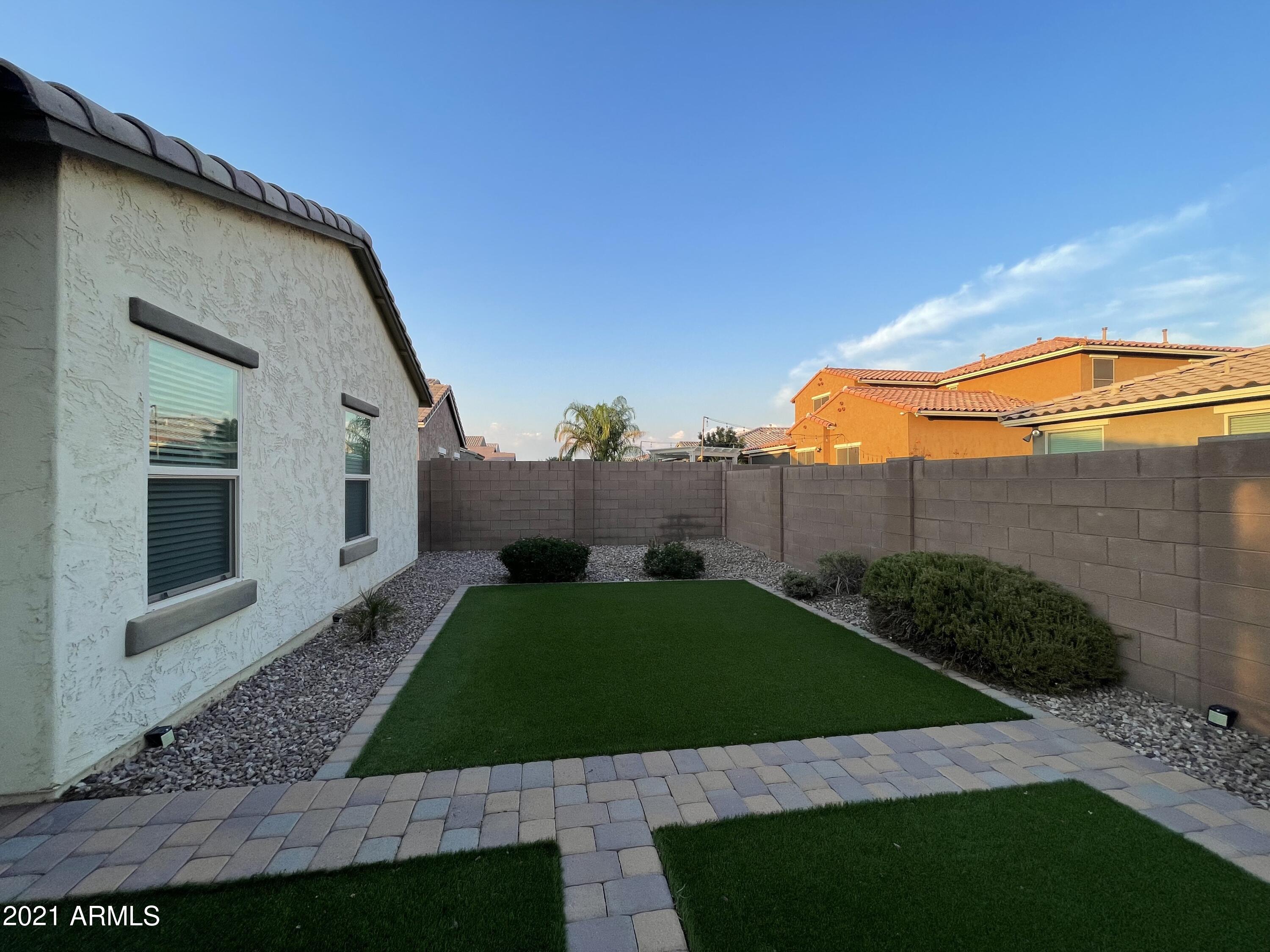 2649 East Gillcrest Road Gilbert, AZ 85298 - Photo 43 of 50 Artificial Grass