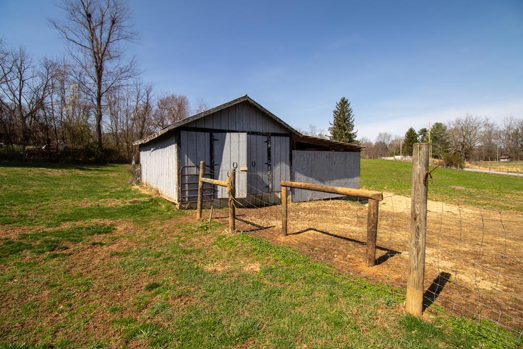 613 Rakestown Road Ivanhoe, VA 24350 - Photo 32 of 41 Gallery Image 32