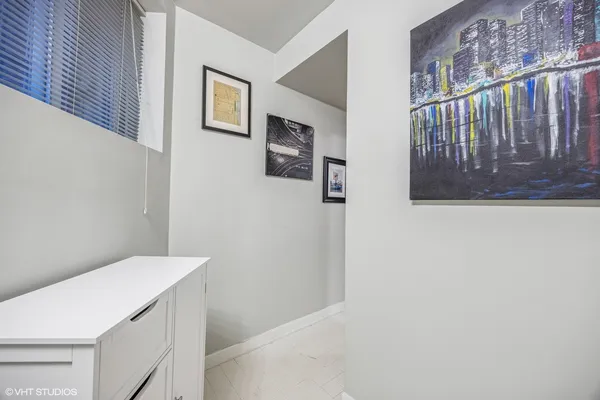 $2,650 | 659 West Buckingham Place, Unit G, Chicago, IL 60657