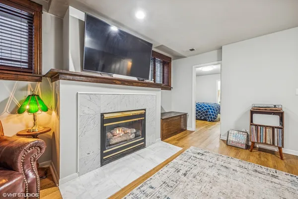 $2,650 | 659 West Buckingham Place, Unit G, Chicago, IL 60657