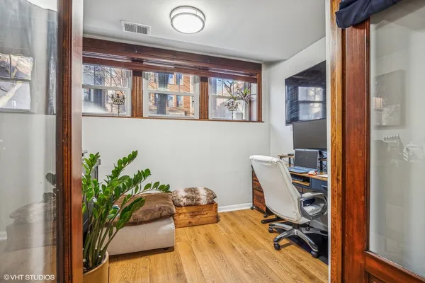 $2,650 | 659 West Buckingham Place, Unit G, Chicago, IL 60657