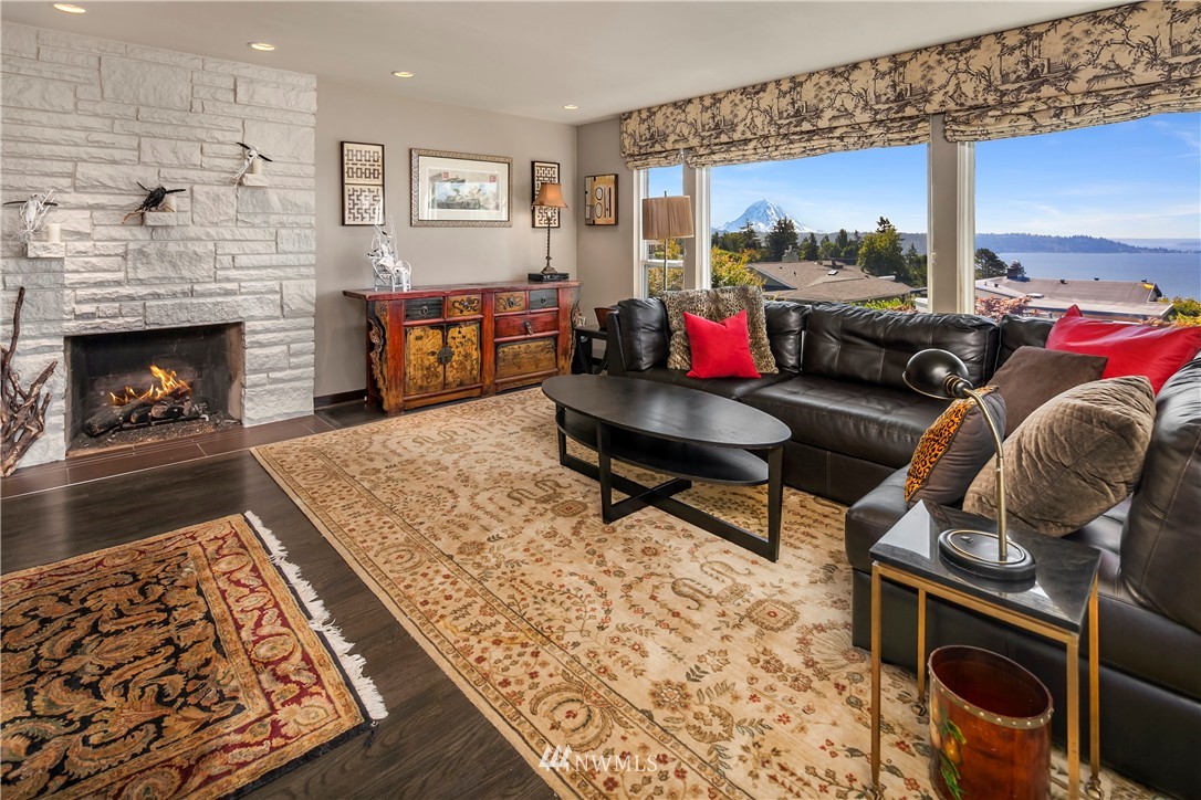 3920 Southwest 109th Street Seattle, WA 98146 - Photo 5 of 14 Gallery Image 5