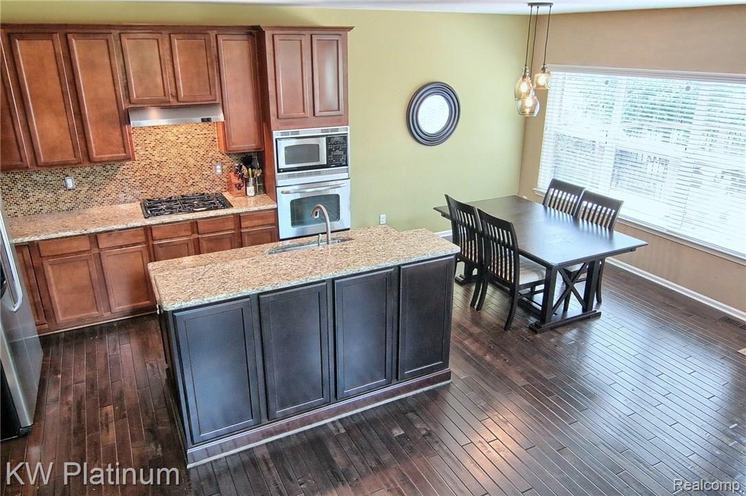 3558 Hogan Circle Rochester, MI 48307 - Photo 10 of 30 Kitchen_From_Above.jpg