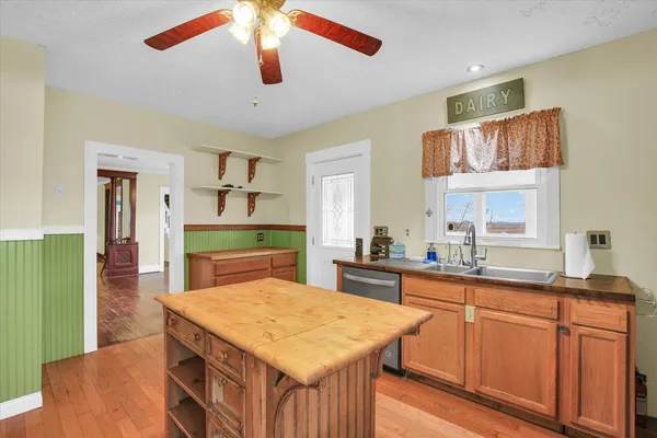 $219,000 | 525 County Road 2400 East, Broadlands, IL 61816