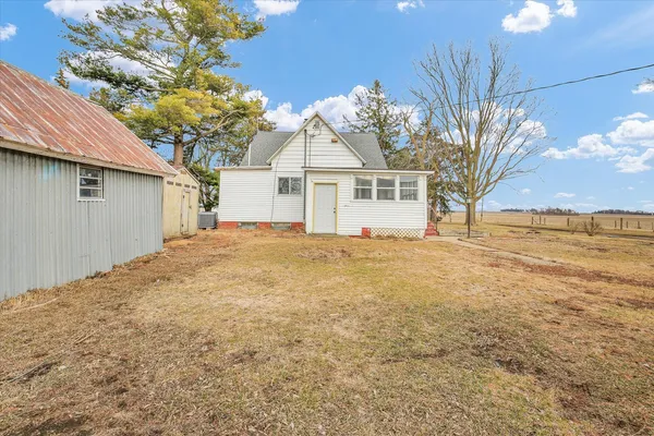 $219,000 | 525 County Road 2400 East, Broadlands, IL 61816