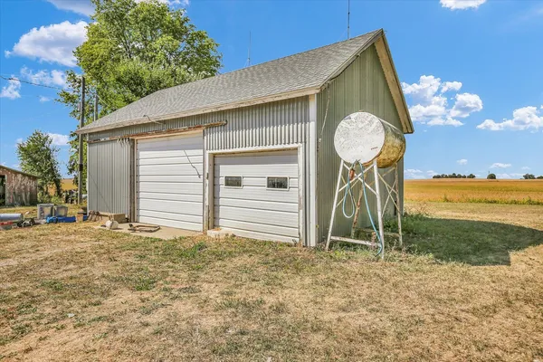$219,000 | 525 County Road 2400 East, Broadlands, IL 61816