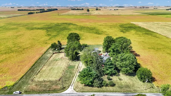 $219,000 | 525 County Road 2400 East, Broadlands, IL 61816