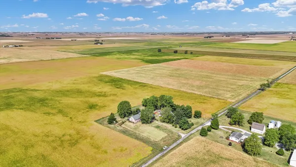 $219,000 | 525 County Road 2400 East, Broadlands, IL 61816