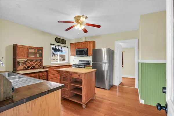 $219,000 | 525 County Road 2400 East, Broadlands, IL 61816