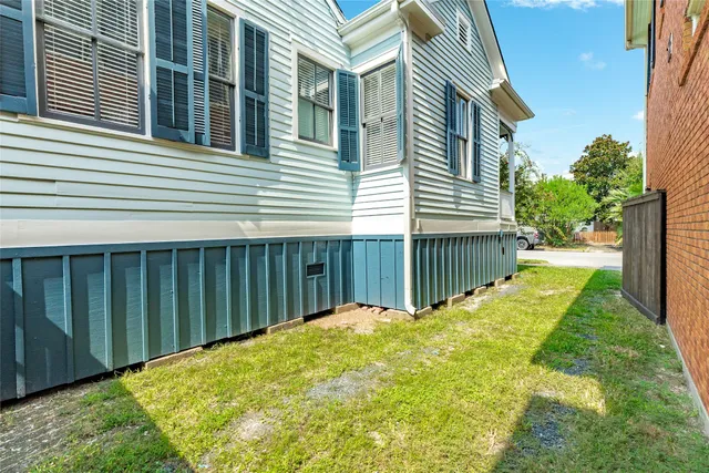 $2,800 | 1407 Winnie Street, Galveston, TX 77550