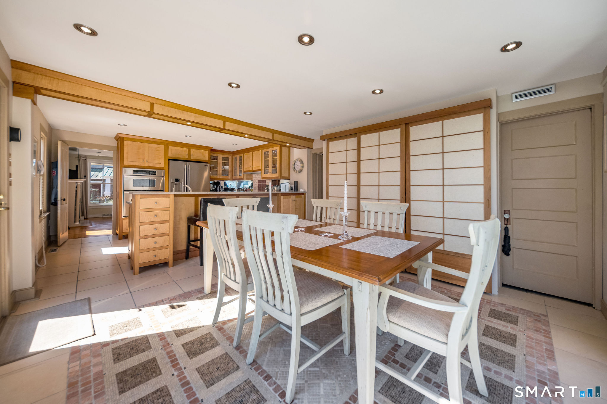 11 Middle Beach Road Madison, CT 06443 - Photo 13 of 31