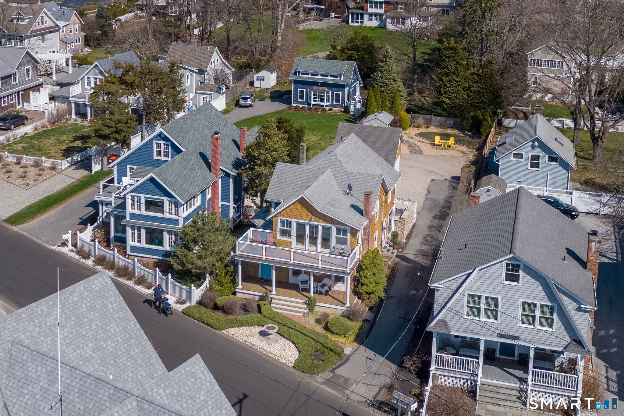 11 Middle Beach Road Madison, CT 06443 - Photo 3 of 31