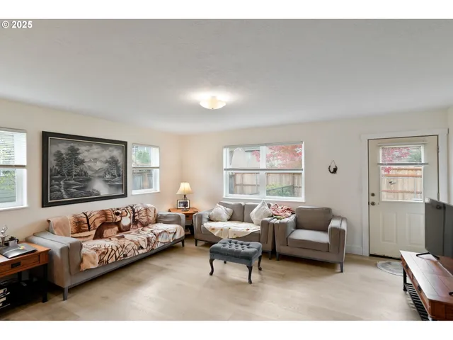 $579,000 | 704 Cliff Court, Silverton, OR 97381