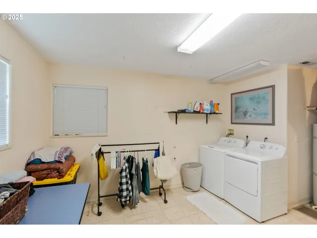 $579,000 | 704 Cliff Court, Silverton, OR 97381