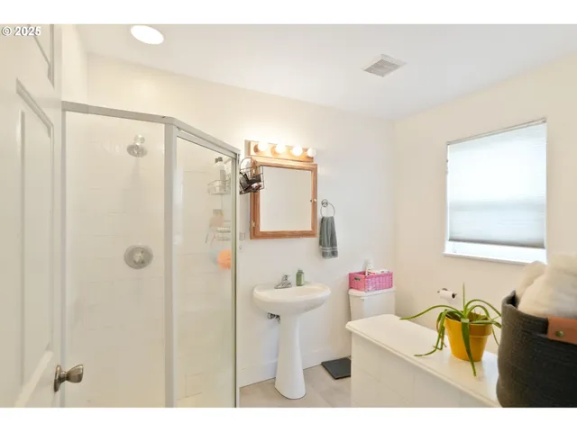 $579,000 | 704 Cliff Court, Silverton, OR 97381