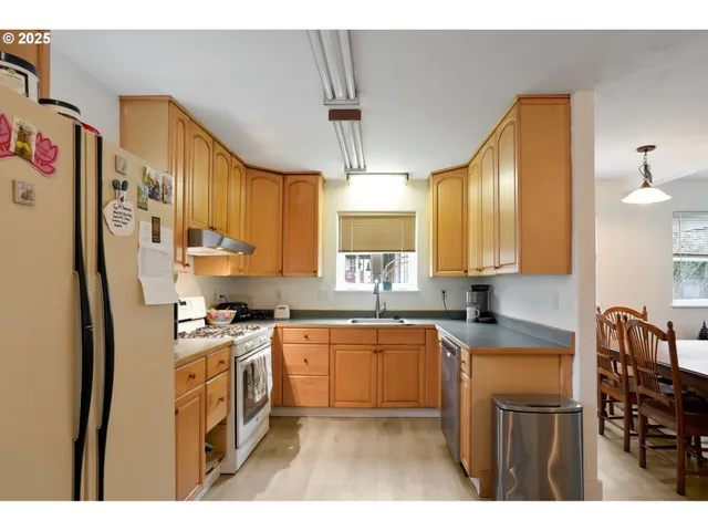 $579,000 | 704 Cliff Court, Silverton, OR 97381