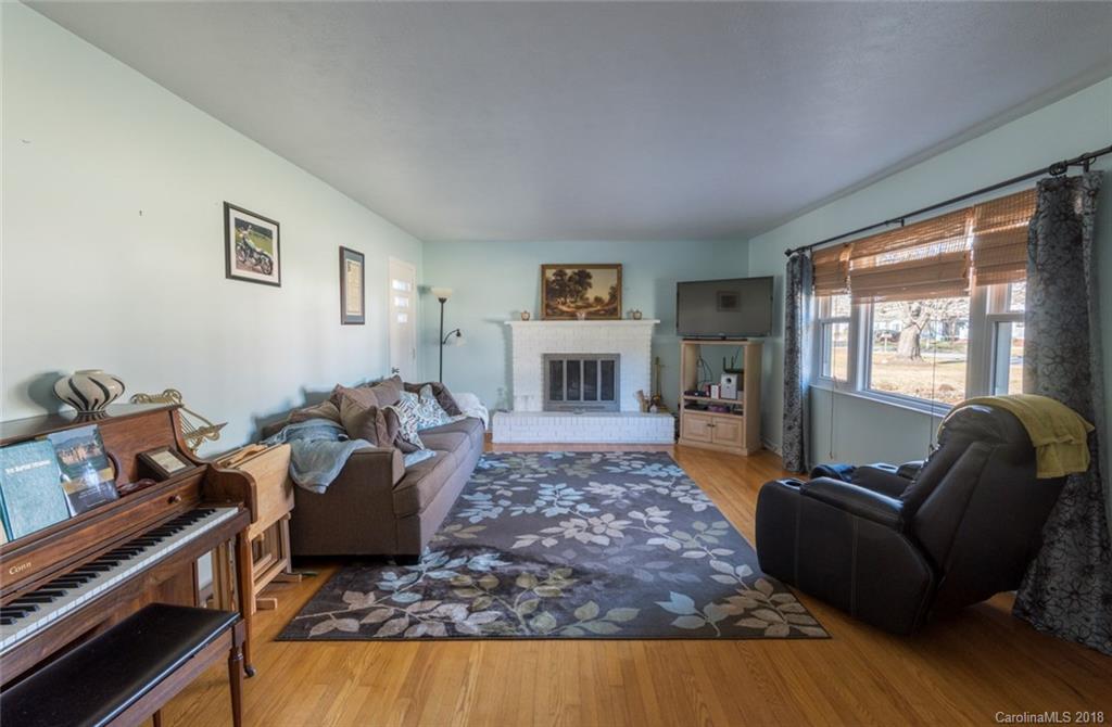 68 Rash Road Asheville, NC 28806 - Photo 4 of 23 Gallery Image 4