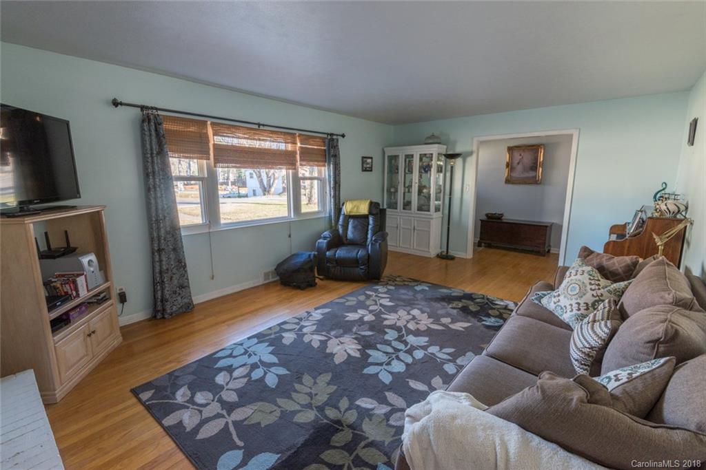 68 Rash Road Asheville, NC 28806 - Photo 5 of 23 Gallery Image 5