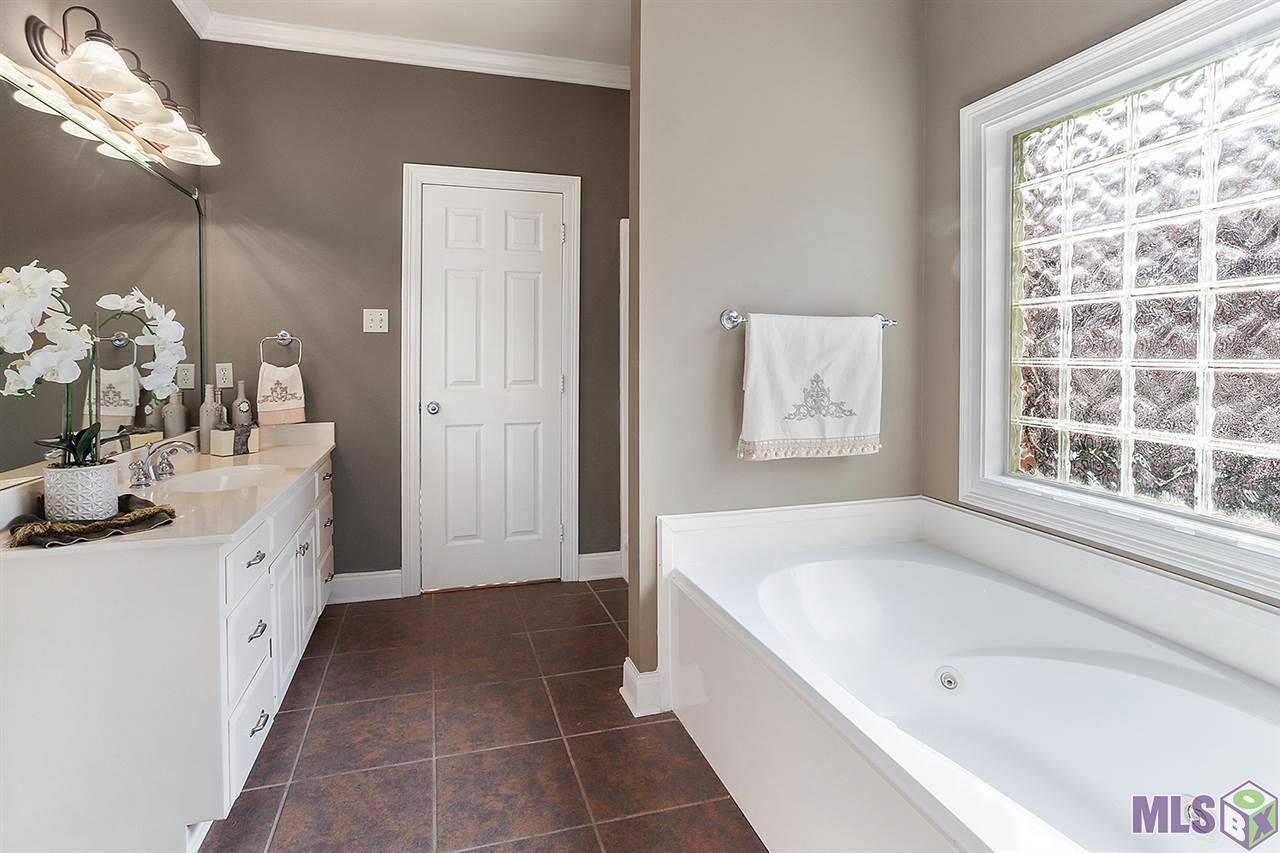 10347 Springvalley Avenue Baton Rouge, LA 70810 - Photo 10 of 15 Gallery Image 10