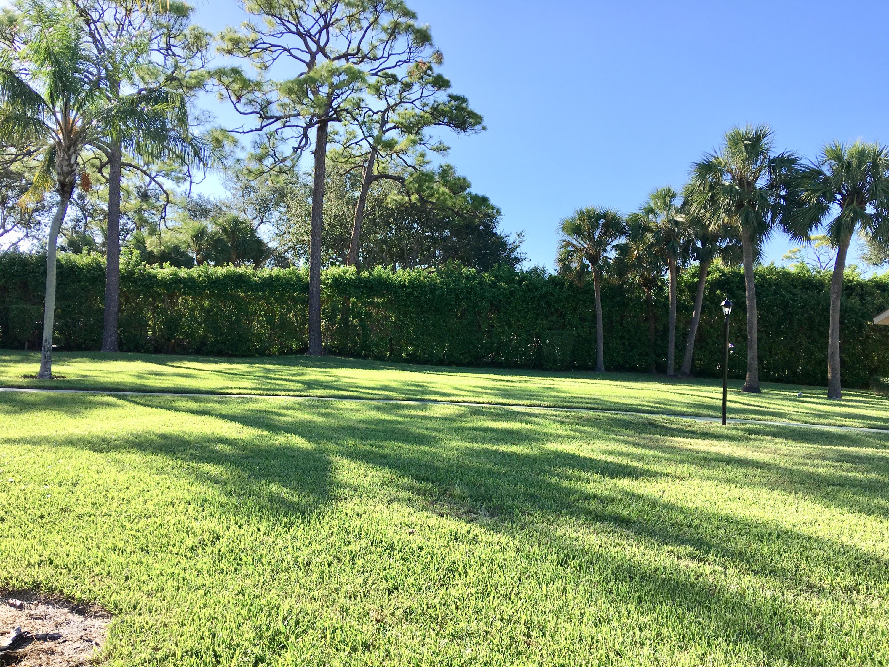 1600 Dover Road, Unit 213B Delray Beach, FL 33445 - Photo 14 of 20 lakeview green area