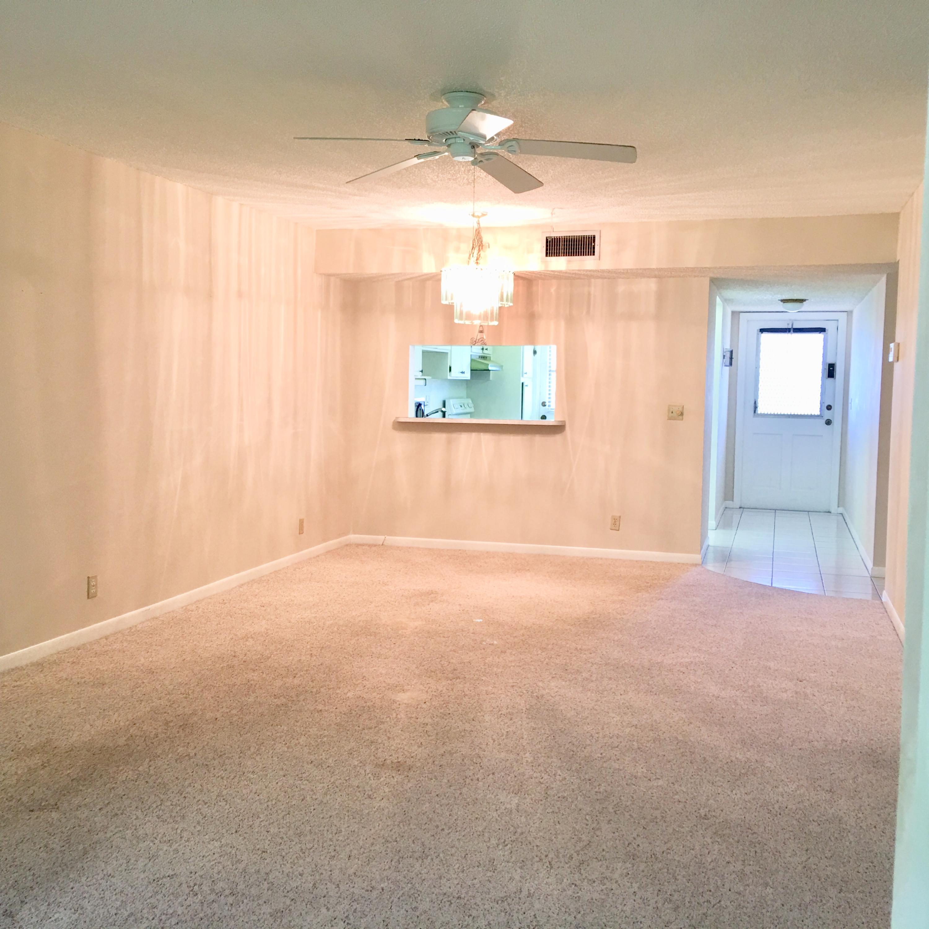 1600 Dover Road, Unit 213B Delray Beach, FL 33445 - Photo 4 of 20 GREAT ROOM