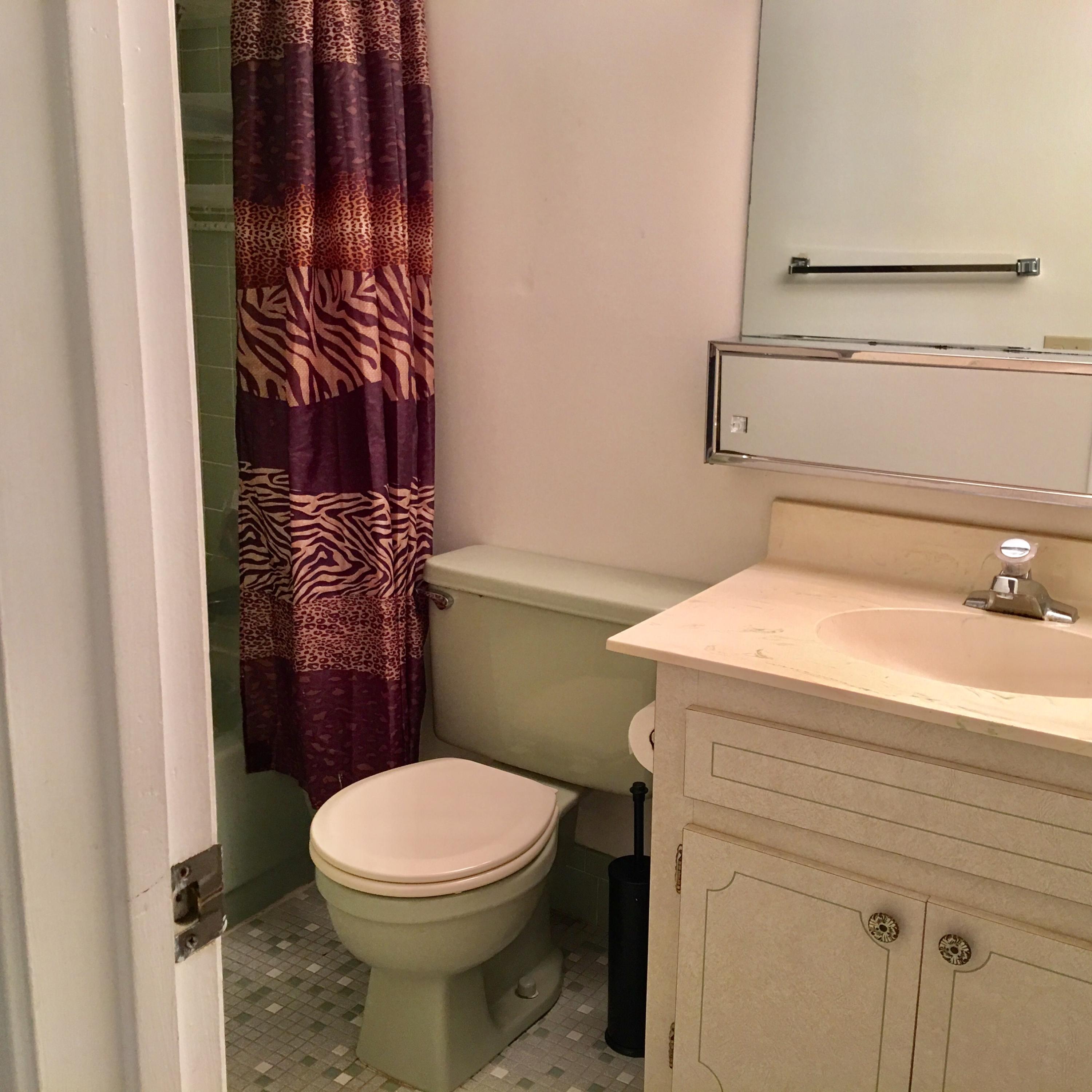 1600 Dover Road, Unit 213B Delray Beach, FL 33445 - Photo 8 of 20 BATHROOM