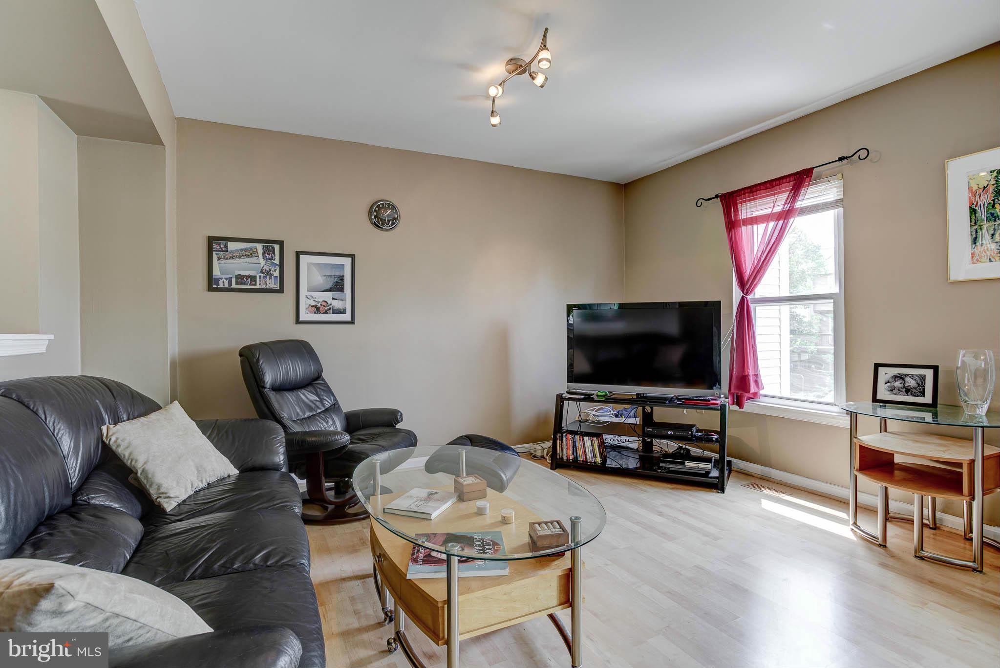 12136 Turnstone Court, Unit 84 Silver Spring, MD 20904 - Photo 4 of 30 Living Room