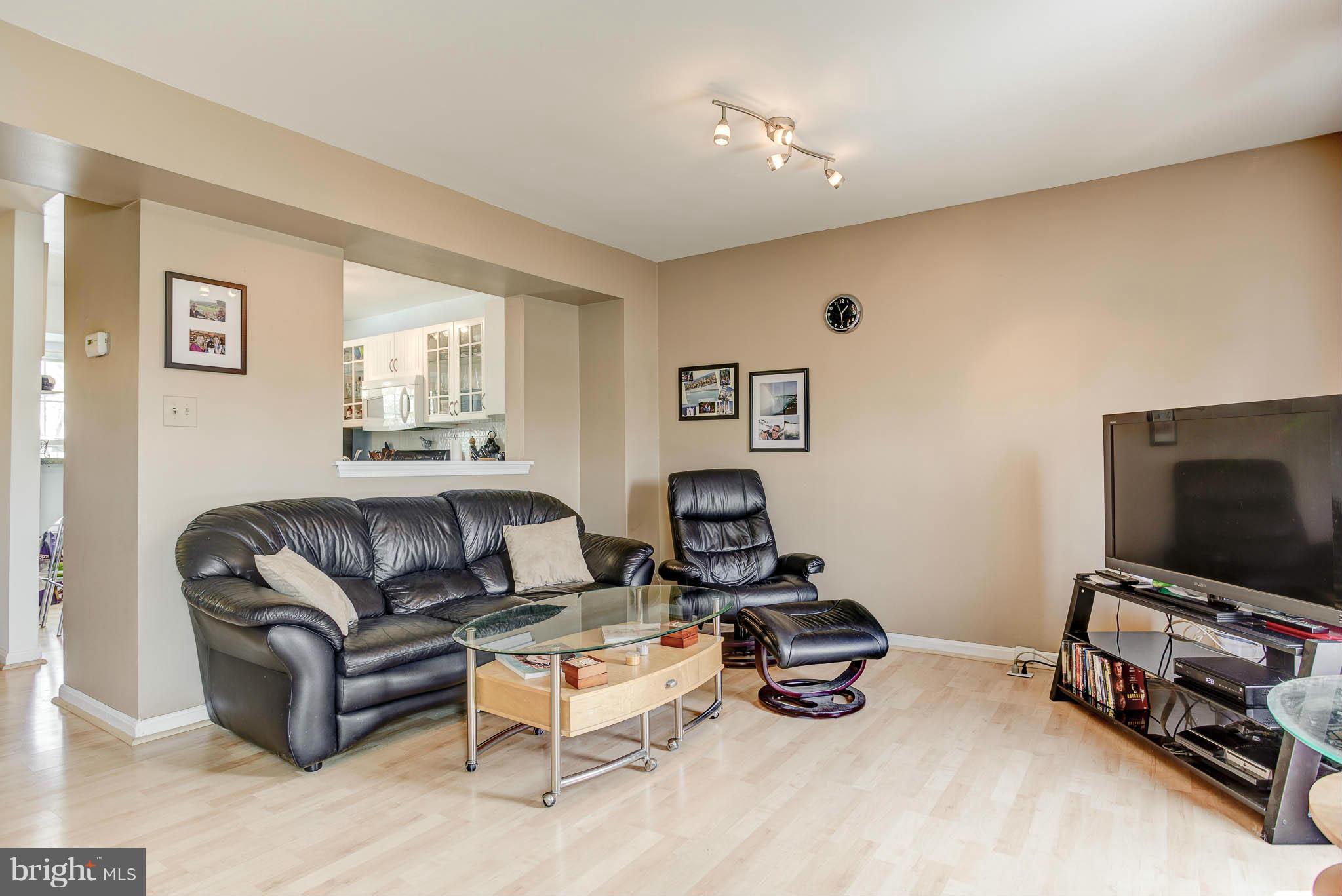 12136 Turnstone Court, Unit 84 Silver Spring, MD 20904 - Photo 6 of 30 Living Room