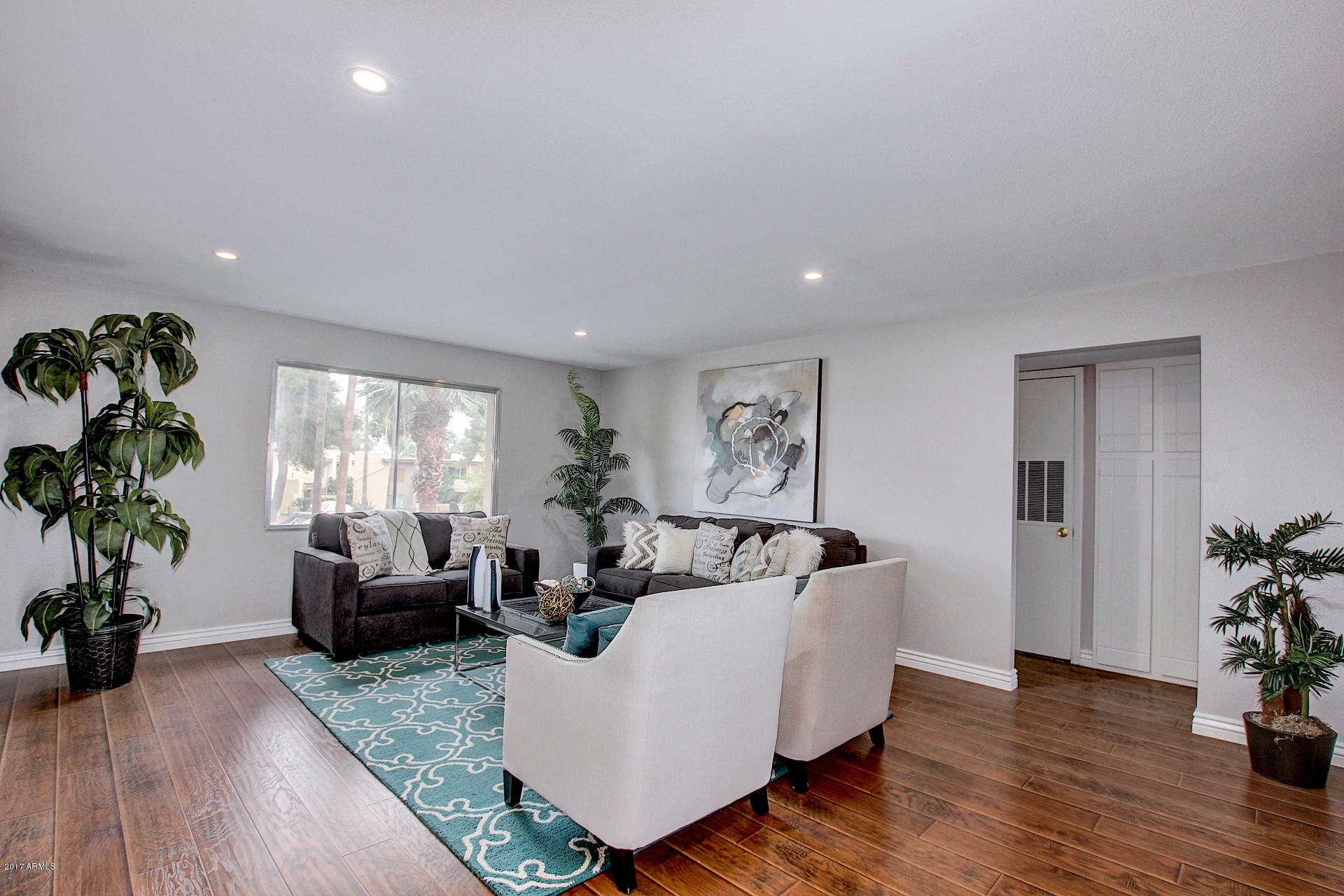 4201 East Camelback Road, Unit 108 Phoenix, AZ 85018 - Photo 4 of 9 Living Room