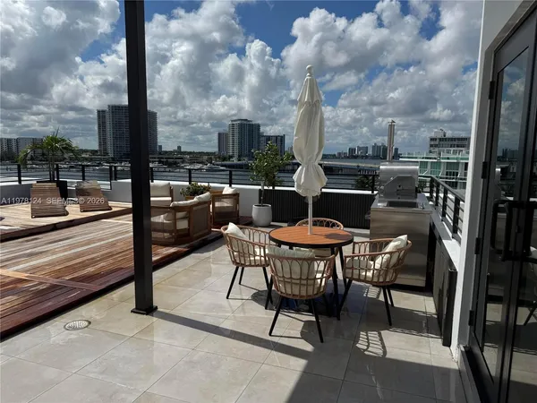 $6,900,000 | 1930 Bay Drive, Unit 4, Miami Beach, FL 33141