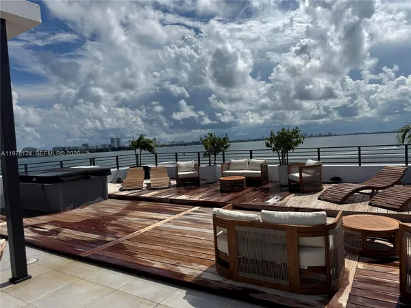 $6,900,000 | 1930 Bay Drive, Unit 4, Miami Beach, FL 33141