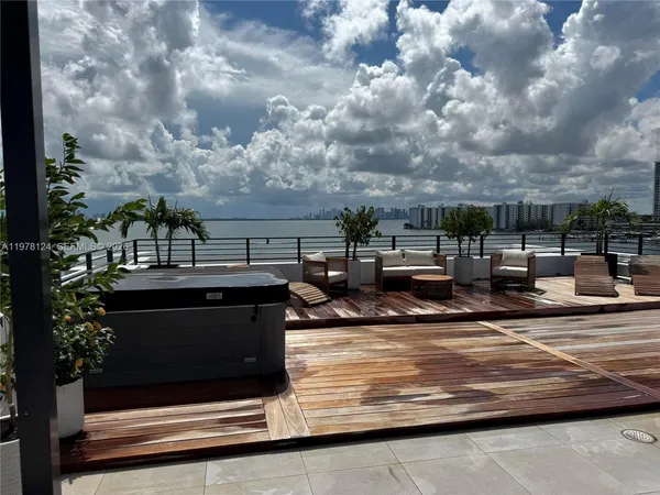 $6,900,000 | 1930 Bay Drive, Unit 4, Miami Beach, FL 33141