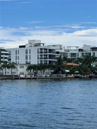 $6,900,000 | 1930 Bay Drive, Unit 4, Miami Beach, FL 33141